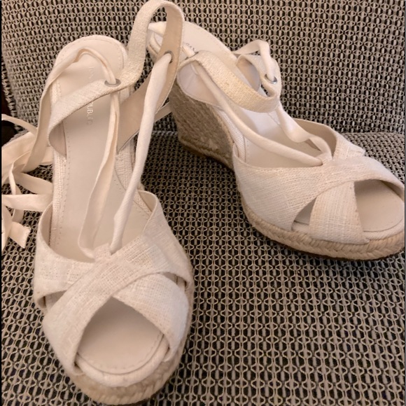 Banana Republic size 7 Lace Up Espadrilles - Picture 2 of 6